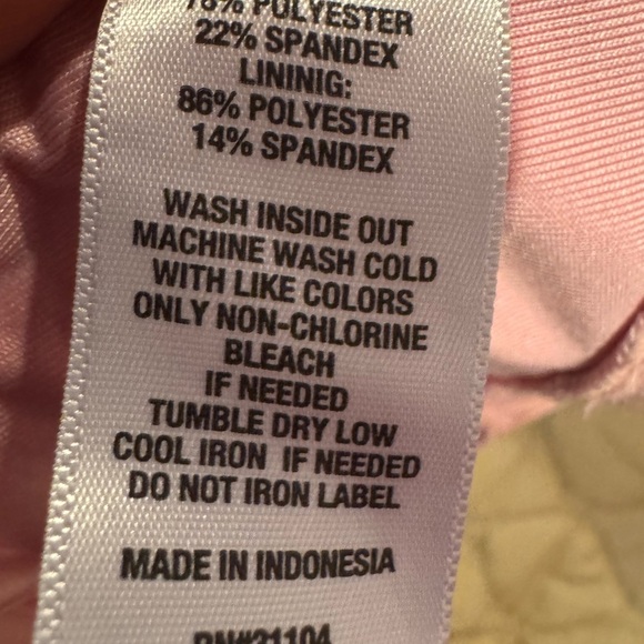 Zelos L Pink Camouflage Sports Bra with Back Cut Out
Removable Padding - Picture 8 of 10